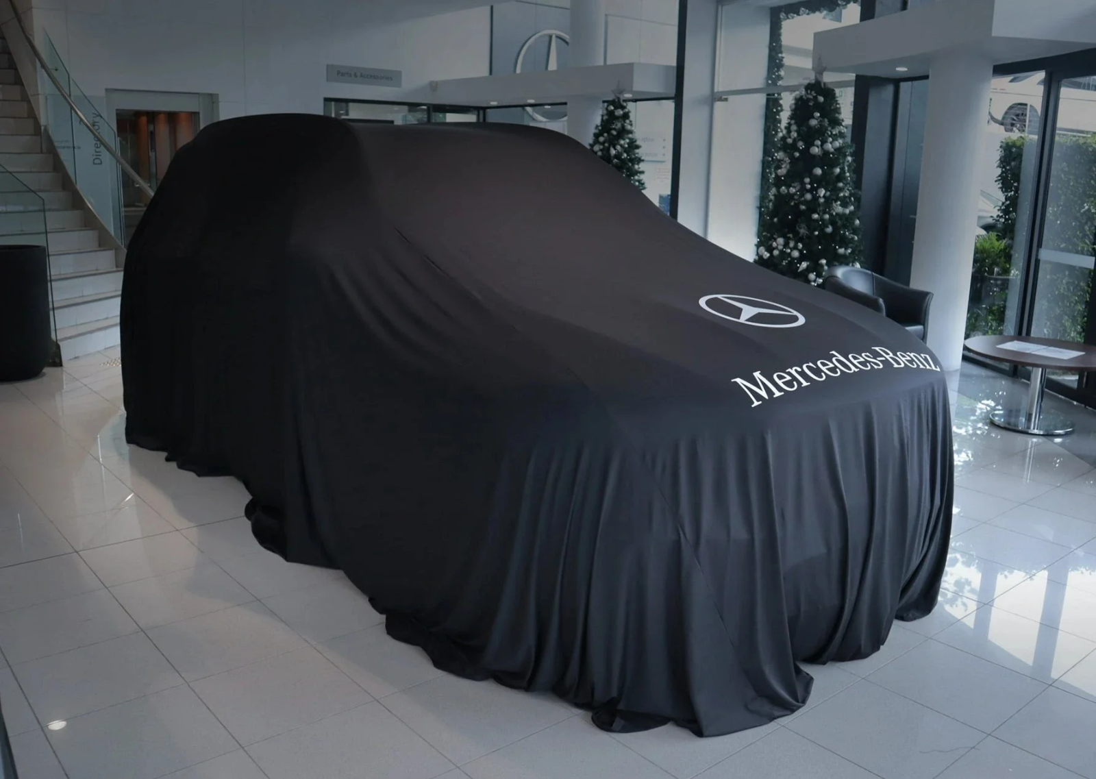Indoor Black Mercedes Benz Premium Showroom Reveal Car Cover Reveals 700x450 cm