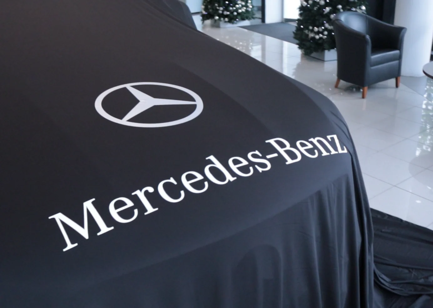 Indoor Black Mercedes Benz Premium Showroom Reveal Car Cover Reveals 700x450 cm