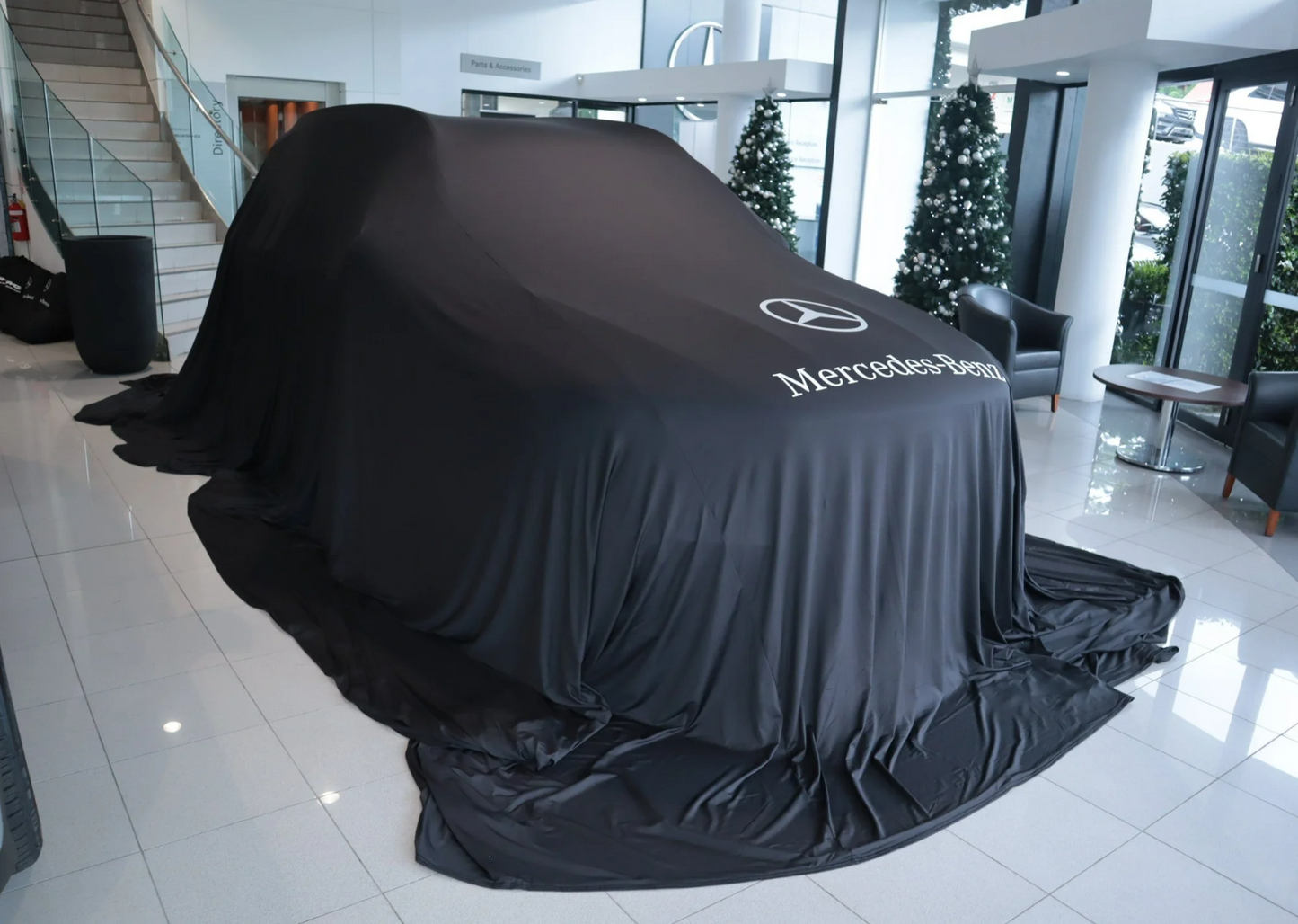 Indoor Black Mercedes Benz Premium Showroom Reveal Car Cover Reveals 700x450 cm
