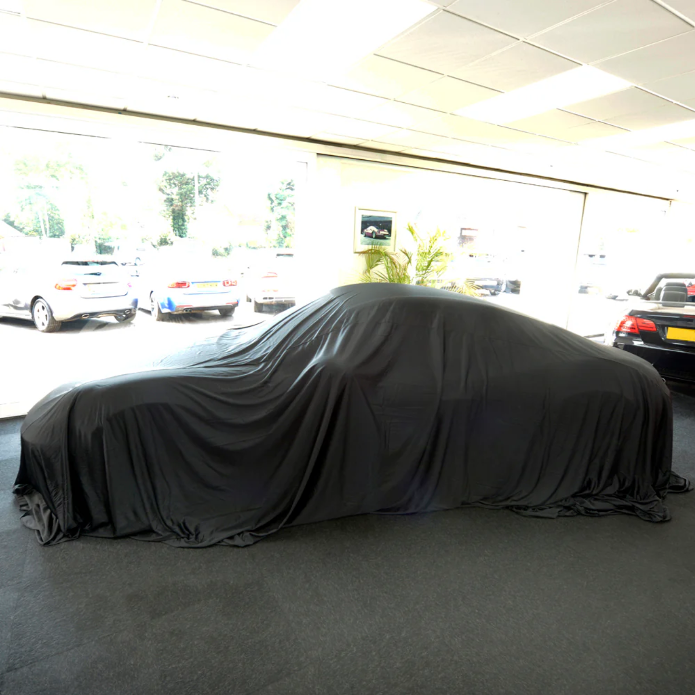 Indoor Black Mercedes Benz Premium Showroom Reveal Car Cover Reveals 700x450 cm